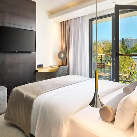 Time Boutique 4*